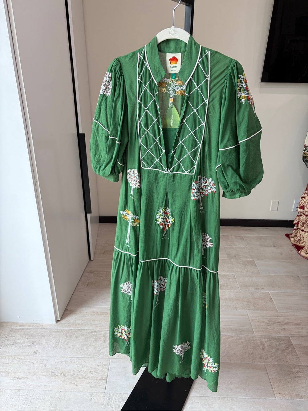 Farm Rio: Green Embroidered Trees Organic
Cotton Midi Dress - Picture 12 of 13
